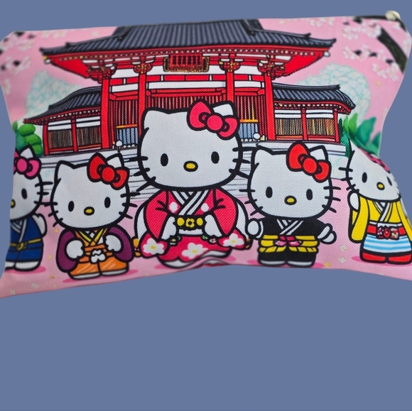 Hello Kitty Multicolor Kimono Make-Up Pouch/Organizing Pouch - Picture 3 of 6